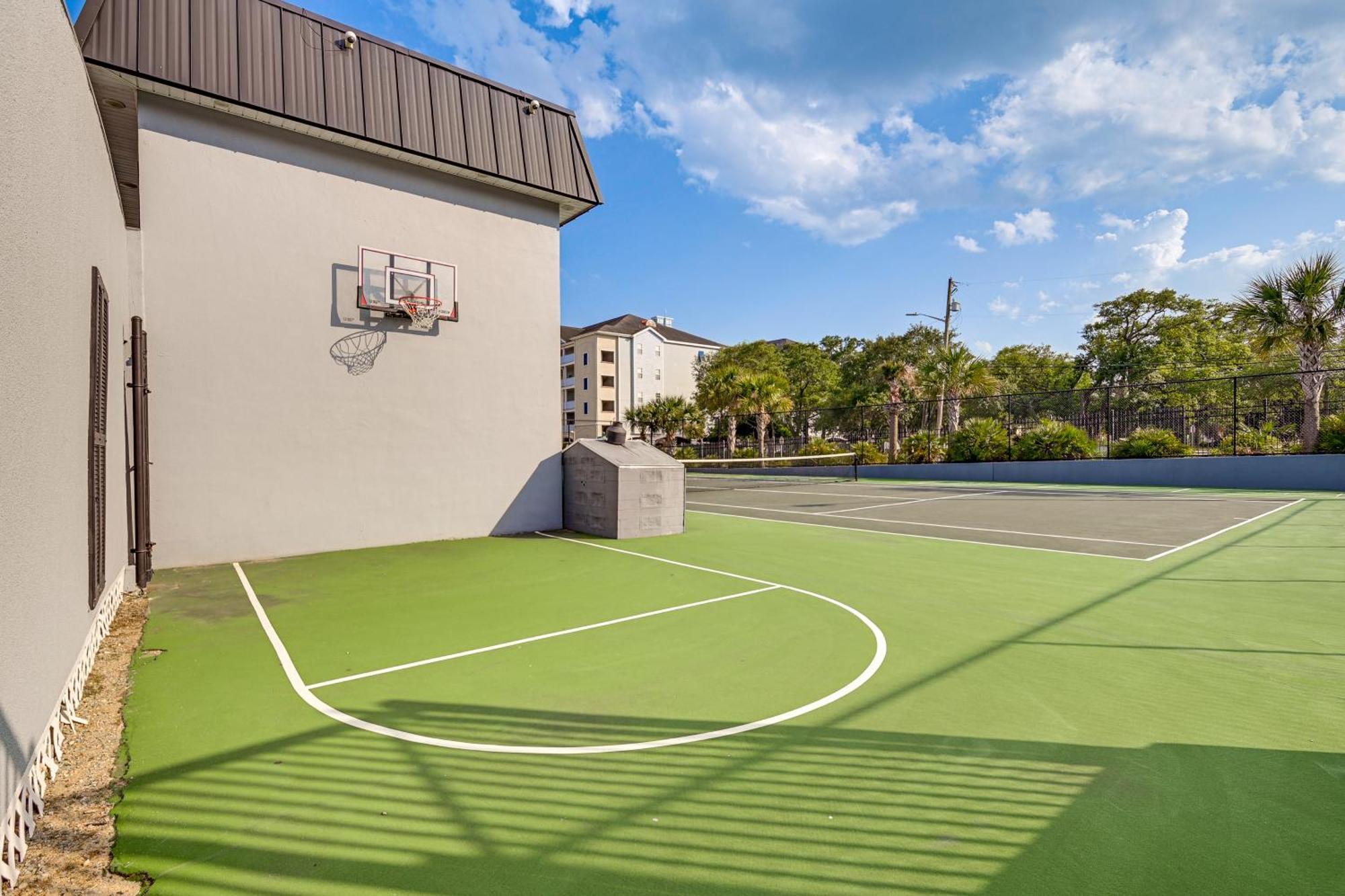 Updated Resort Condo, Walk To Myrtle Beach! Exteriör bild