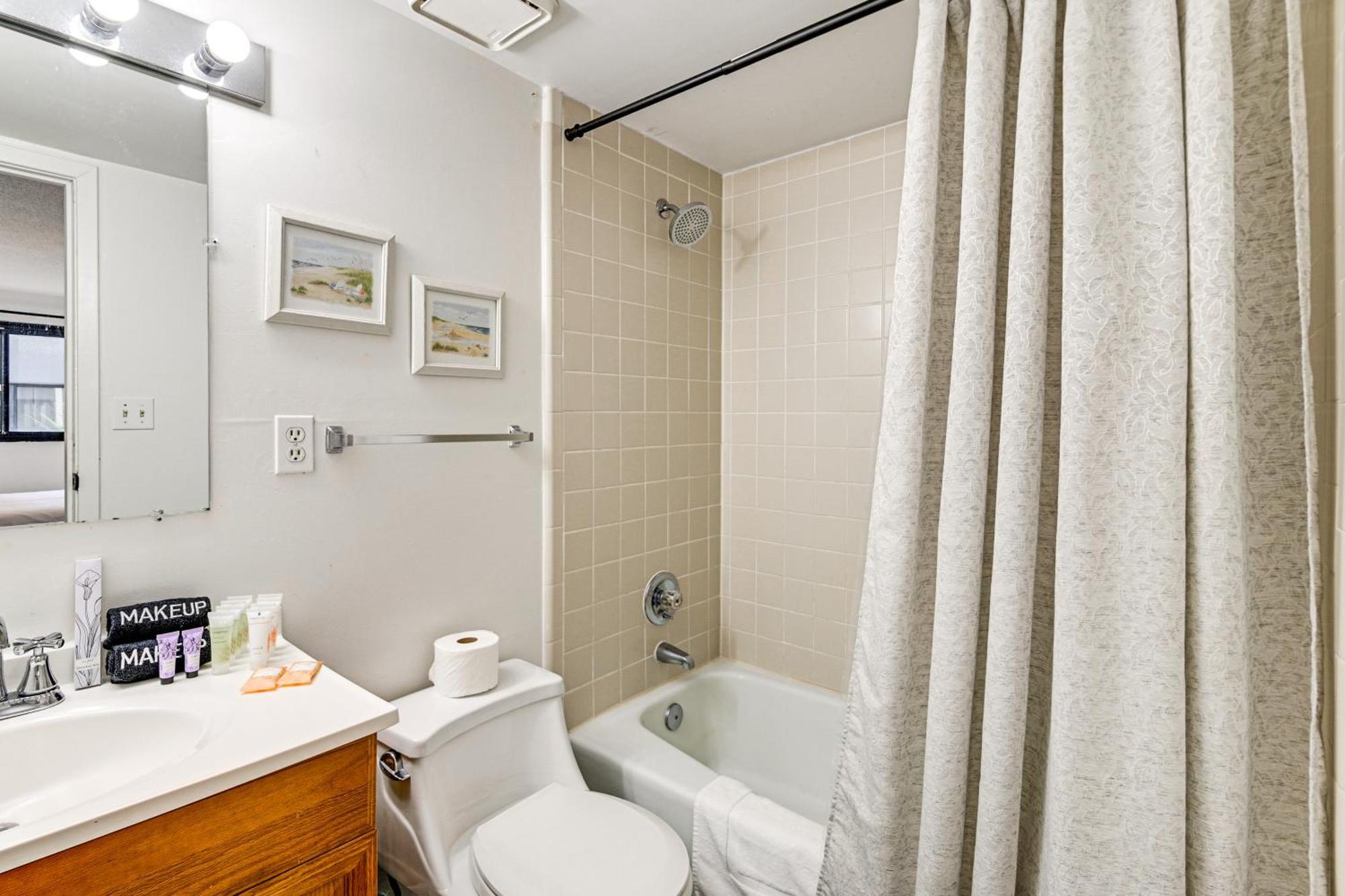 Updated Resort Condo, Walk To Myrtle Beach! Exteriör bild