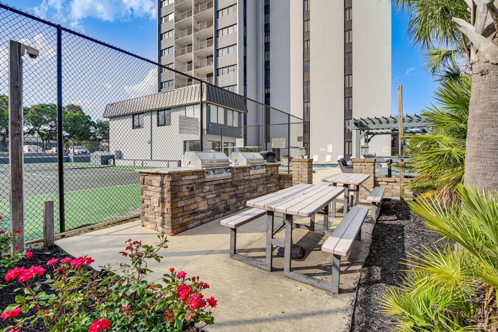 Updated Resort Condo, Walk To Myrtle Beach! Exteriör bild